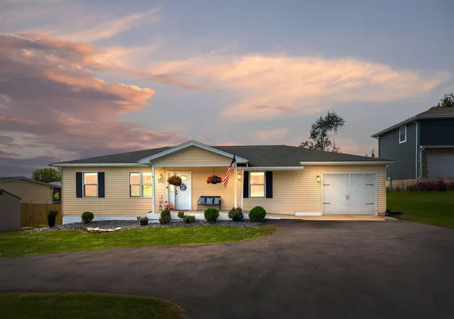Photo 1 of Single family home for sale at 10736 Forestdale St, Saint John, IN 46373 | MLS# 844622 | Listing updated on 2026-09-01