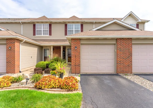 2nd image of 877 Flagstone Dr, Dyer, IN 46311 | MLS# 844336