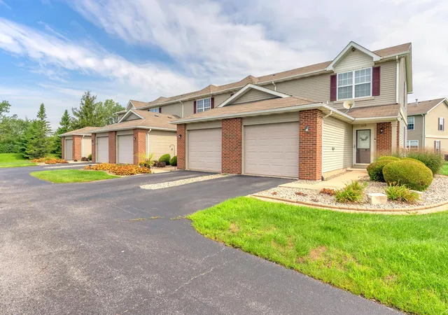 3rd image of 877 Flagstone Dr, Dyer, IN 46311 | MLS# 844336