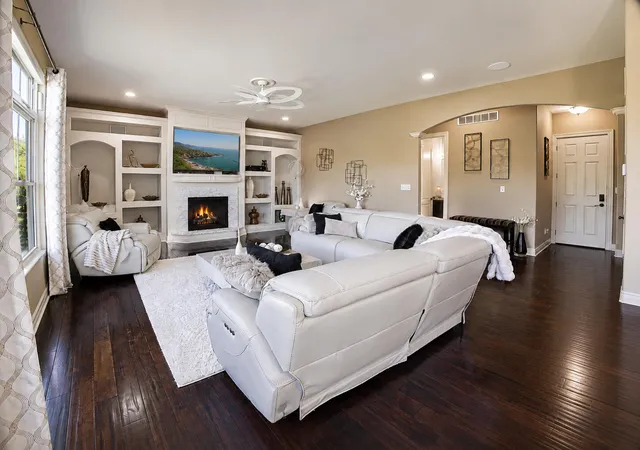 Photo 3 of Single family home for sale at 58 E Levanno Dr, Crown Point, IN 46307 | MLS# 844621 | Listing updated on 2026-10-07