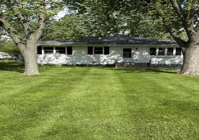 Photo 2 of Sale Pending at 7727 Dakota St, Hobart, IN 46410 | MLS# 844371 | Listing updated on 2026-08-31