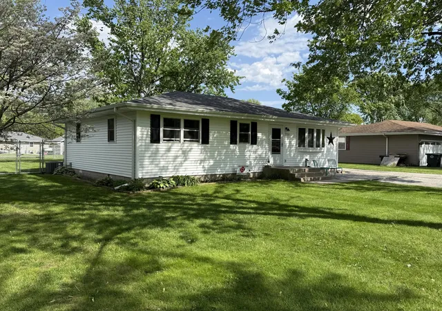 Photo 3 of Sale Pending at 7727 Dakota St, Hobart, IN 46410 | MLS# 844371 | Listing updated on 2026-08-31