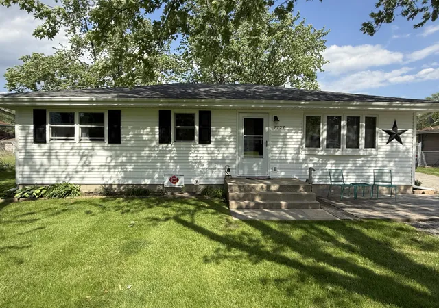 Photo 4 of Sale Pending at 7727 Dakota St, Hobart, IN 46410 | MLS# 844371 | Listing updated on 2026-08-31