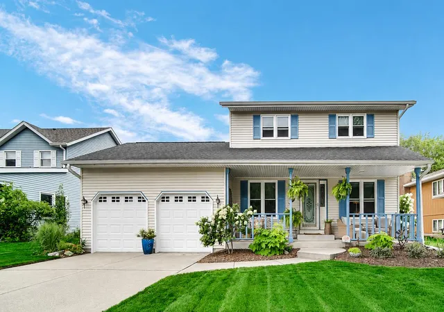 Single family home for sale at 419 N True St, Griffith, IN 46319 | MLS# 844698