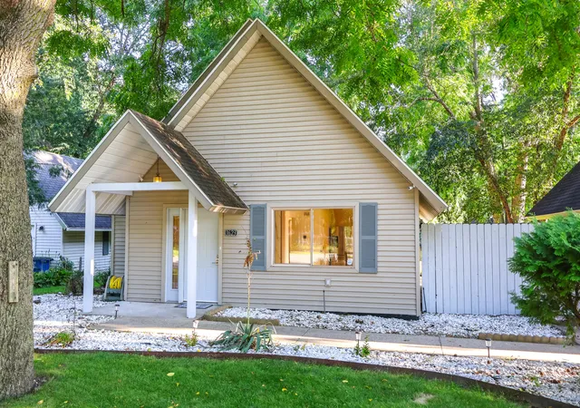 Photo 2 of Single family home for sale at 1623 E Coolspring Ave, Michigan City, IN 46360 | MLS# 844364 | Listing updated on 2026-09-28