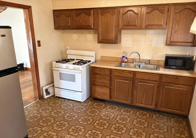 Photo 3 of Single family home for sale at 3824 S Cameron Ave, Hammond, IN 46327 | MLS# 844457 | Listing updated on 2026-09-23