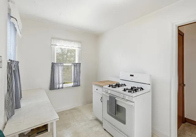 Photo 2 of Single family home for sale at 6530 Delaware Ave, Hammond, IN 46323 | MLS# 844362 | Listing updated on 2026-09-19