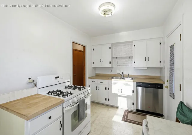 Photo 4 of Single family home for sale at 6530 Delaware Ave, Hammond, IN 46323 | MLS# 844362 | Listing updated on 2026-09-19