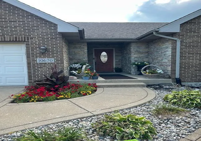 Photo 3 of Single family home for sale at 10670 Maine Dr, Crown Point, IN 46307 | MLS# 844400 | Listing updated on 2026-08-28