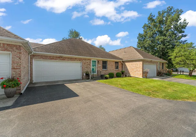 Photo 1 of Condo for sale at 533 Begonia St Se #B, De Motte, IN 46310 | MLS# 844417 | Listing updated on 2026-08-27