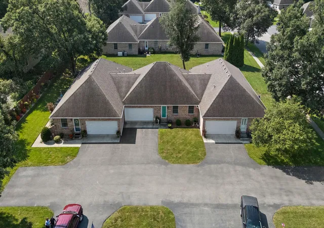 Photo 3 of Condo for sale at 533 Begonia St Se #B, De Motte, IN 46310 | MLS# 844417 | Listing updated on 2026-08-27