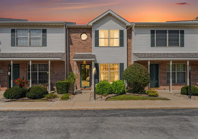 Photo 1 of Townhouse for sale at 1824 Cottonwood Ct, Crown Point, IN 46307 | MLS# 844777 | Listing updated on 2026-09-23