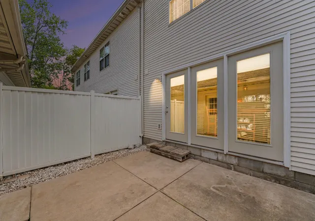 Photo 3 of Townhouse for sale at 1824 Cottonwood Ct, Crown Point, IN 46307 | MLS# 844777 | Listing updated on 2026-09-23