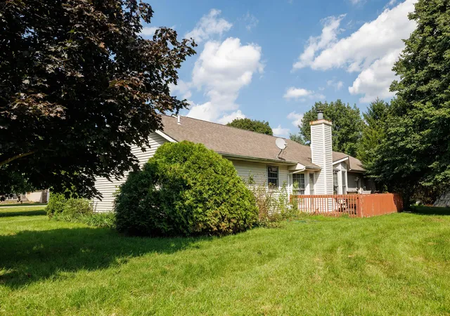 Photo 1 of Single family home for sale at 3525 W Kozak Dr, Wheatfield, IN 46392 | MLS# 844354 | Listing updated on 2026-08-27