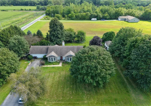 Photo 4 of Single family home for sale at 3525 W Kozak Dr, Wheatfield, IN 46392 | MLS# 844354 | Listing updated on 2026-08-27