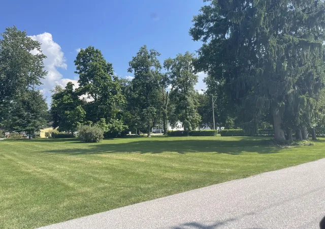 Photo 3 of Sale Pending at 208 W Daumer Rd, Kouts, IN 46347 | MLS# 844702 | Listing updated on 2026-09-03