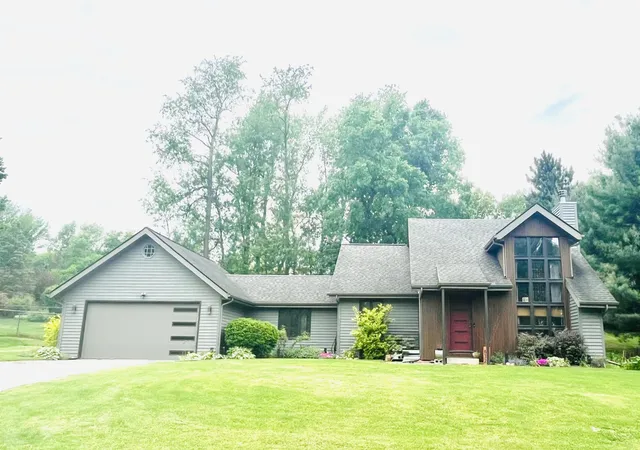 Single family home for sale at 632 Woodstone Path, Valparaiso, IN 46385 | MLS# 844663