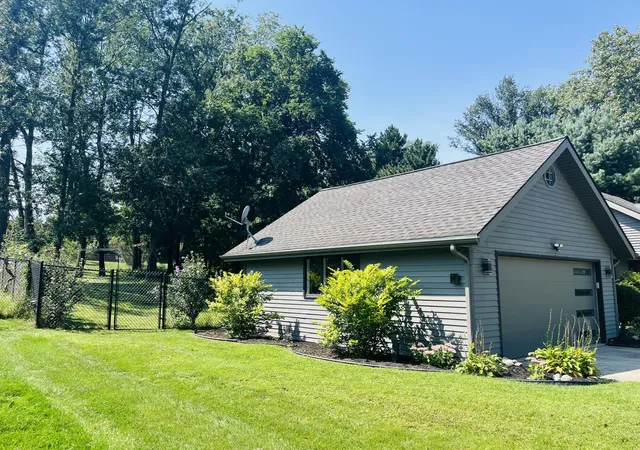 Photo 2 of Single family home for sale at 632 Woodstone Path, Valparaiso, IN 46385 | MLS# 844663 | Listing updated on 2026-09-21