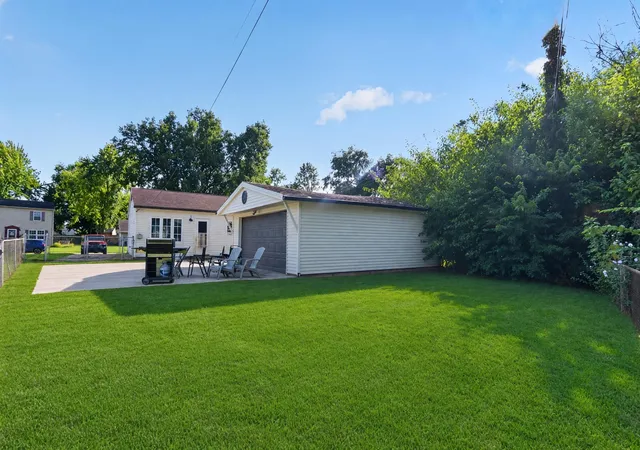Photo 4 of Single family home for sale at 2706 Streamside Dr, Columbus, IN 47203 | MLS# 844398 | Listing updated on 2026-08-28