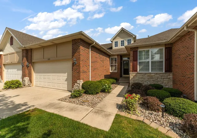 Photo 1 of Townhouse for sale at 8733 Forest Glen Ct, Saint John, IN 46373 | MLS# 844646 | Listing updated on 2026-09-04