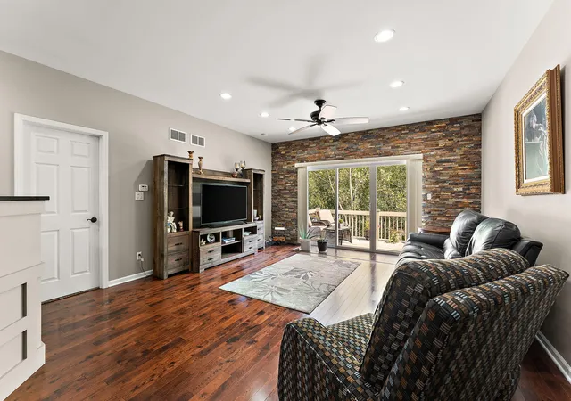 Photo 3 of Townhouse for sale at 8733 Forest Glen Ct, Saint John, IN 46373 | MLS# 844646 | Listing updated on 2026-09-04