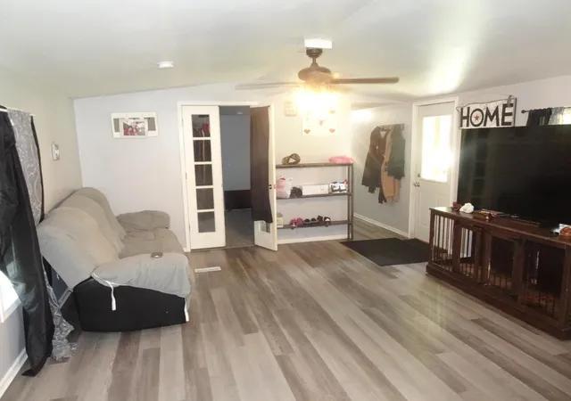 Photo 3 of Single family home for sale at 8215 S Us Hwy 421, San Pierre, IN 46374 | MLS# 844402 | Listing updated on 2026-08-28