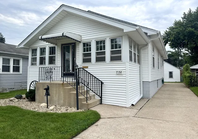 Photo 1 of Single family home for sale at 7132 Alexander Ave, Hammond, IN 46323 | MLS# 844501 | Listing updated on 2026-10-05