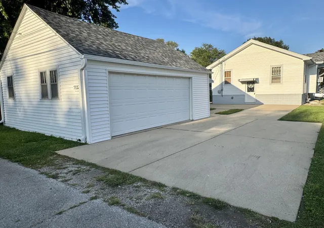 Photo 2 of Single family home for sale at 7132 Alexander Ave, Hammond, IN 46323 | MLS# 844501 | Listing updated on 2026-10-05