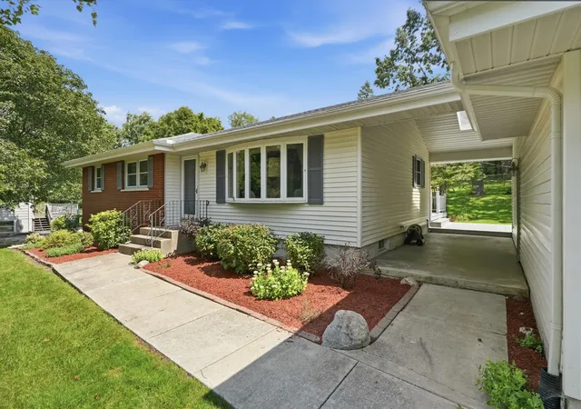 Photo 16 of Sale Pending at 8041 Rhode Ct, Dyer, IN 46311 | MLS# 844436 | Listing updated on 2026-08-29