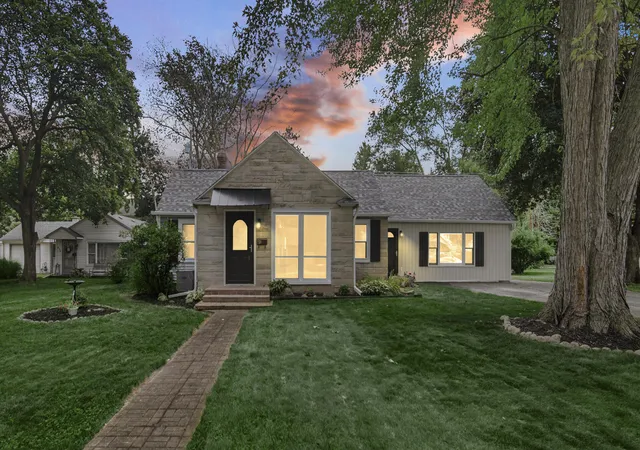 Photo 2 of Single family home for sale at 419 S 9th Street, Chesterton, IN 46304 | MLS# 844631 | Listing updated on 2026-09-01