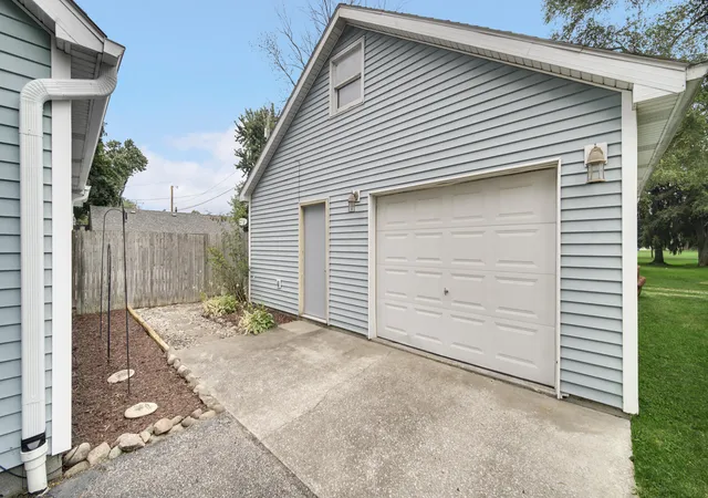 Photo 3 of Single family home for sale at 419 S 9th Street, Chesterton, IN 46304 | MLS# 844631 | Listing updated on 2026-09-01