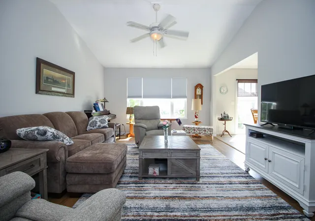 Photo 3 of Multi family home for sale at 817 Daisy Cir Ne, De Motte, IN 46310 | MLS# 844448 | Listing updated on 2026-08-28