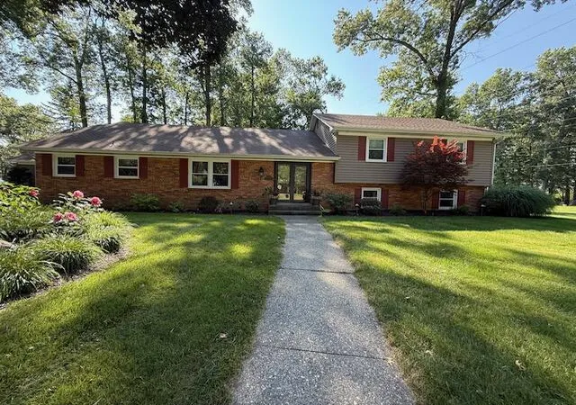 Photo 1 of Single family home for sale at 4000 Hemlock Dr, Valparaiso, IN 46383 | MLS# 844456 | Listing updated on 2026-09-05