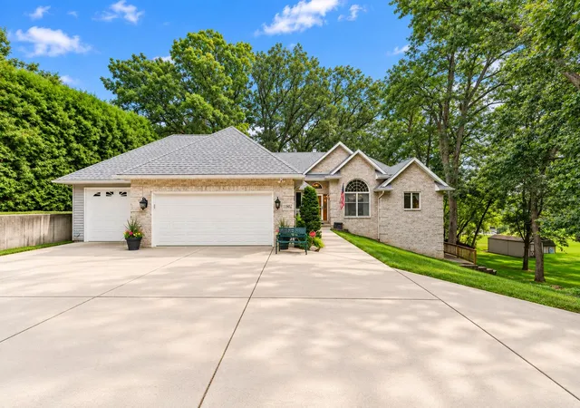 Photo 1 of Single family home for sale at 14807 Reeder Rd, Crown Point, IN 46307 | MLS# 844471 | Listing updated on 2026-09-21