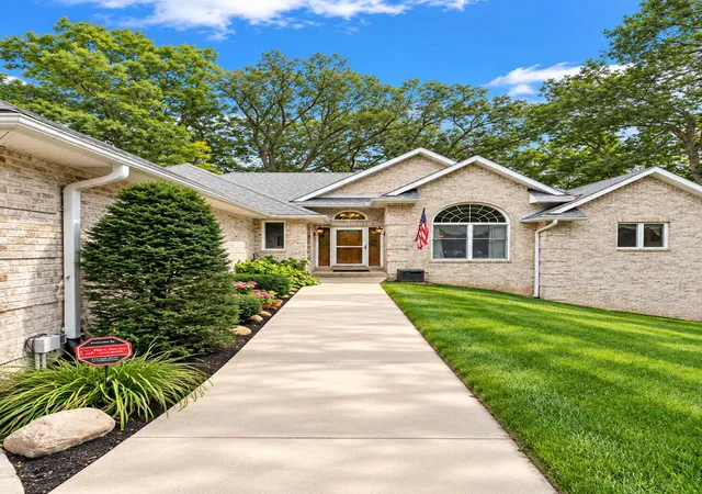 Photo 3 of Single family home for sale at 14807 Reeder Rd, Crown Point, IN 46307 | MLS# 844471 | Listing updated on 2026-09-21