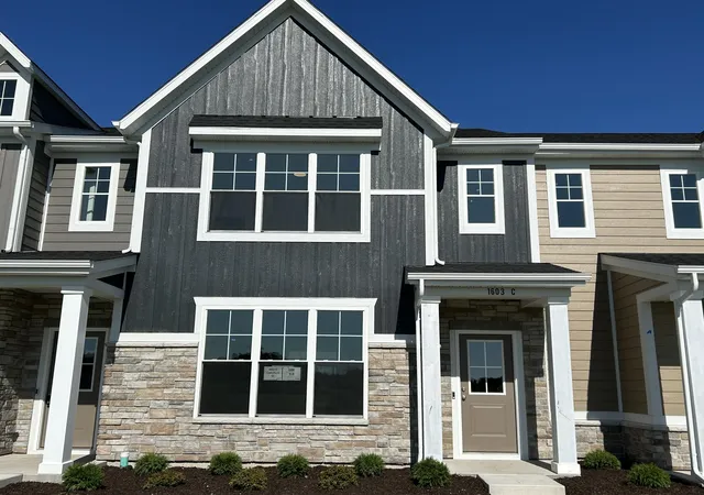Townhouse for sale at 1603 Parkside Ln #C, Dyer, IN 46311 | MLS# 844465