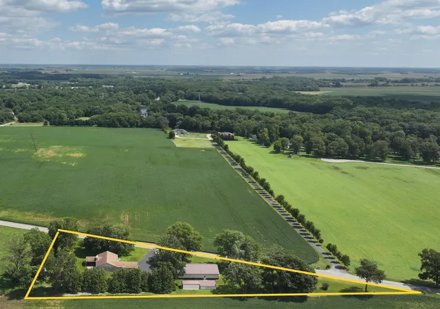 Photo 3 of Sale Pending at 2711 S 50 E, Winamac, IN 46996 | MLS# 844467 | Listing updated on 2026-09-22