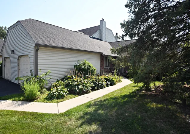 Photo 1 of Sale Pending at 1951 David Dr, Chesterton, IN 46304 | MLS# 844760 | Listing updated on 2026-09-05