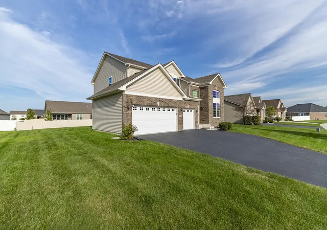 Photo 3 of Single family home for sale at 10461 Pine Ln, St. John, IN 46373 | MLS# 844524 | Listing updated on 2026-08-30
