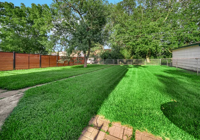 Photo 4 of Sale Pending at 6625 Colorado Ave, Hammond, IN 46323 | MLS# 844544 | Listing updated on 2026-08-31