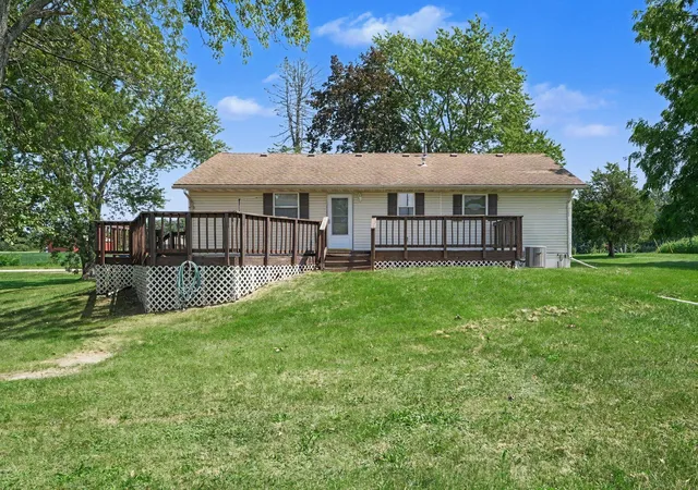 Photo 4 of Sale Pending at 12428 Gibson St, Crown Point, IN 46307 | MLS# 844550 | Listing updated on 2026-09-14