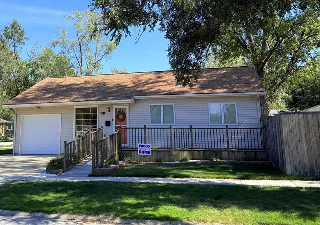 Photo 1 of Sale Pending at 203 E Manor Dr, Griffith, IN 46319 | MLS# 845968 | Listing updated on 2026-09-30