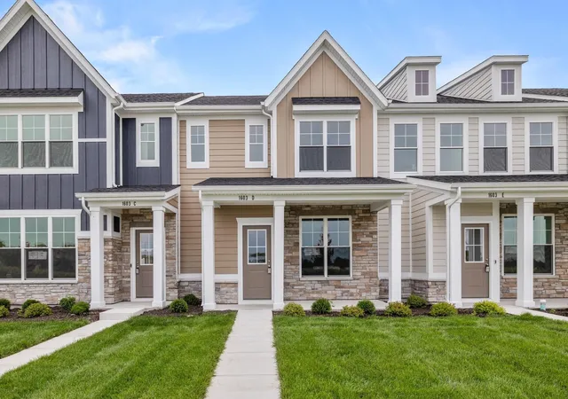 Photo 2 of Townhouse for sale at 1603 Parkside Ln #D, Dyer, IN 46311 | MLS# 844529 | Listing updated on 2026-10-06