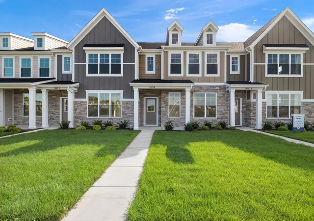 Photo 2 of Townhouse for sale at 1603 Parkside Ln #G, Dyer, IN 46311 | MLS# 844534 | Listing updated on 2026-09-23