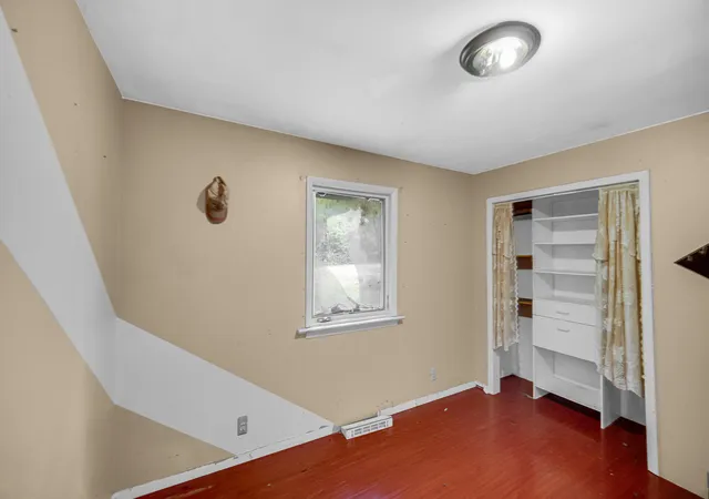 Photo 3 of Sale Pending at 90 S 275 West, Valparaiso, IN 46385 | MLS# 844595 | Listing updated on 2026-09-03