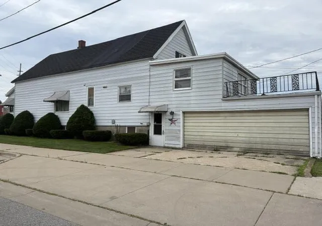 Photo 3 of Sale Pending at 1700 Oliver St, Whiting, IN 46394 | MLS# 844554 | Listing updated on 2026-09-07