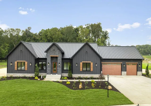 Photo 1 of Single family home for sale at 474 Stonebridge Pkwy, Valparaiso, IN 46383 | MLS# 845533 | Listing updated on 2026-09-21