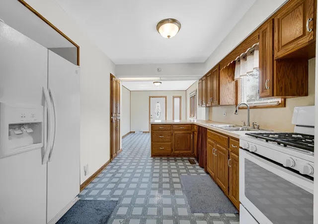 Photo 4 of Single family home for sale at 7126 Montana Ave, Hammond, IN 46323 | MLS# 844753 | Listing updated on 2026-09-03