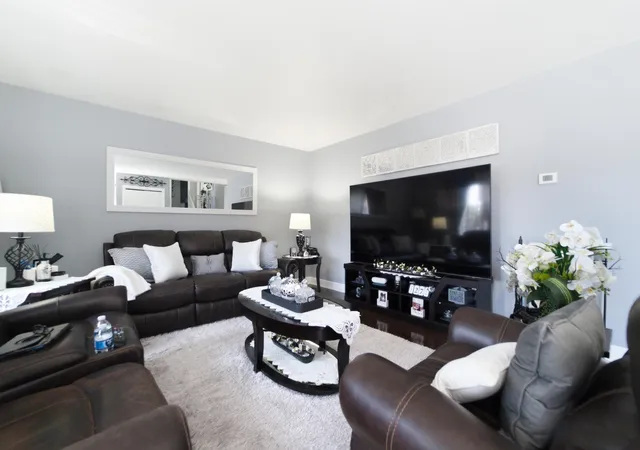 Photo 2 of Single family home for sale at 1552 W 99th Avenue, Crown Point, IN 46307 | MLS# 844732 | Listing updated on 2026-09-19