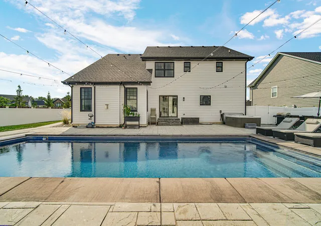 Photo 2 of Sale Pending at 10101 Norwich Dr, Munster, IN 46321 | MLS# 844599 | Listing updated on 2026-09-04